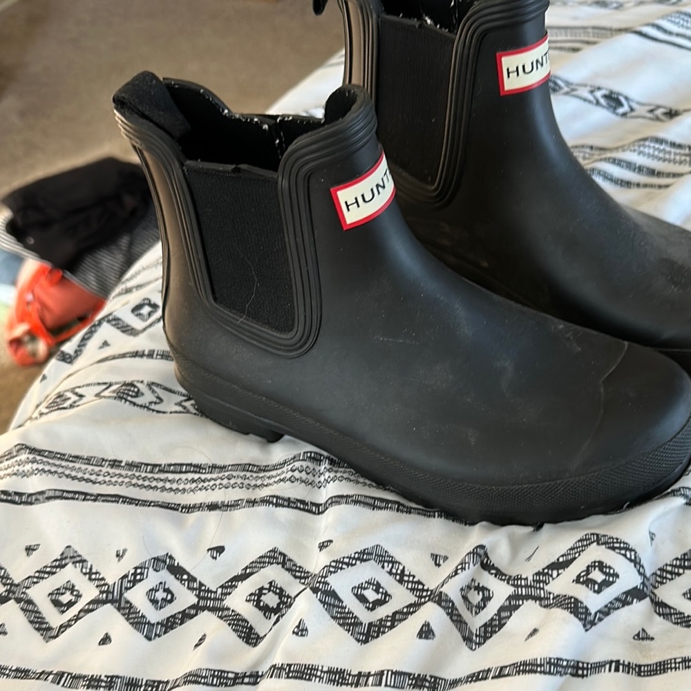 Hunter Black Winter & Rain Boots slightly used size 7